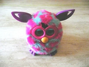 HASBRO FURBY BOOM HELLBLAU LILA HERZEN OHREN INTERAKTIVES ELEKTRONISCHES HAUSTIERSPIELZEUG - Bild 1 von 5