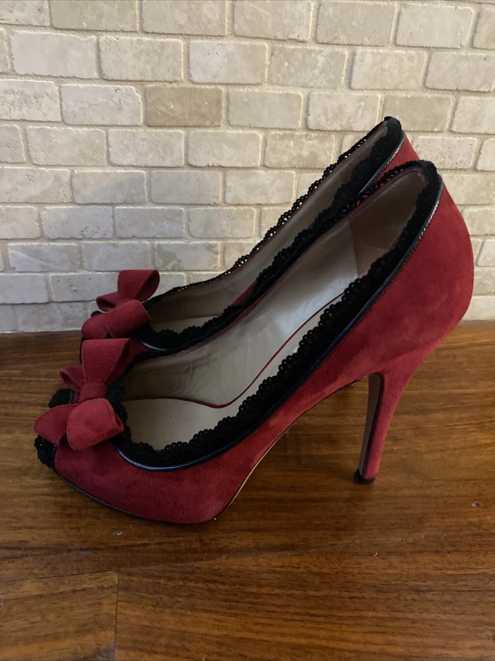 正品 Valentino Garavani 红色麂皮绒蝴蝶结高跟鞋厚底高跟鞋,尺寸 37 — 第 1/4 张图片