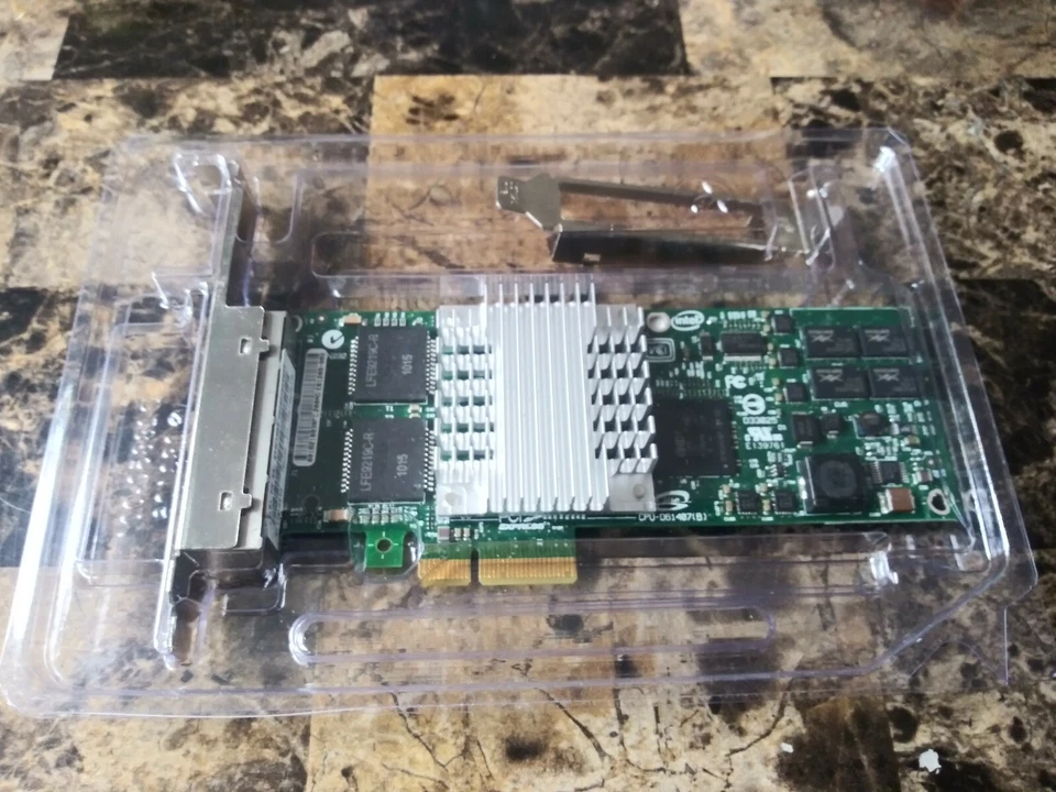 NEW INTEL PRO/1000PT EXPI9404PTL QUAD PORT ETHERNET NIC 39Y6138 w/BOTH BRACKETS - Image 1 of 4
