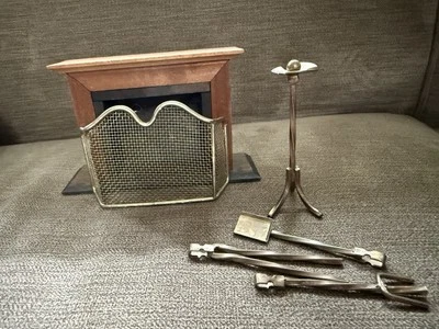 CASA DE BONECAS Miniaturas FOMERZ JAPÃO VINTAGE Lareira com Ferramentas - Imagem 1 de 4