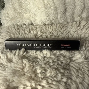 Youngblood Mineral Cosmetics Long Lasting Coral Kiss Lipgloss 0.11 fl oz/ 3.5 mL - Picture 1 of 2