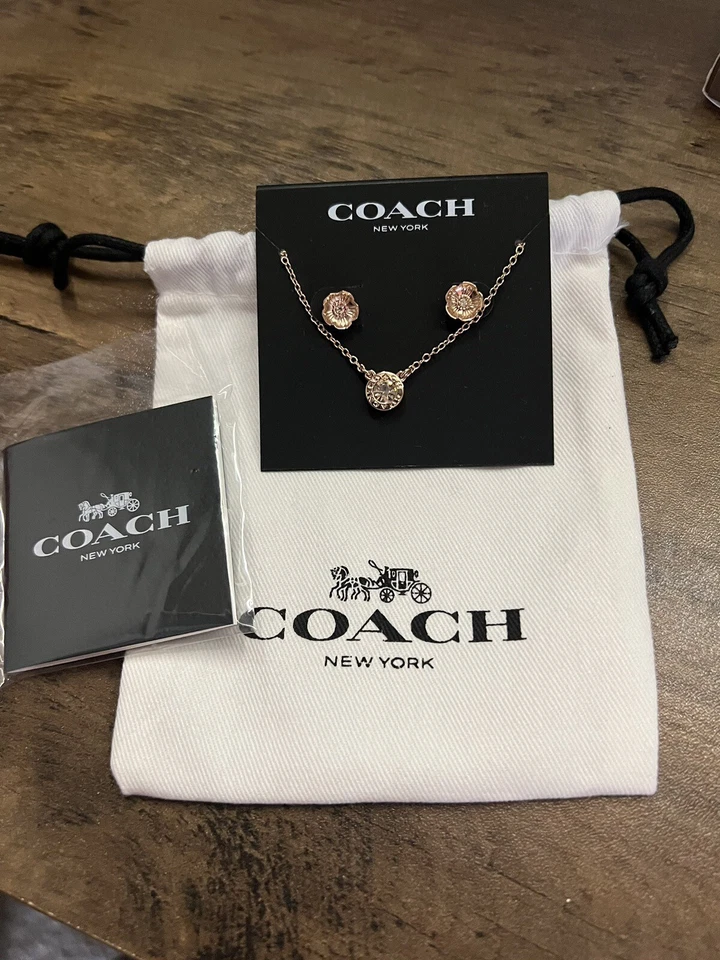 COACH Conjunto de Joyería Collar Círculo Abierto y Rosa de Té ORO ROSA NUEVO CON ETIQUETAS Foto 1 de 1