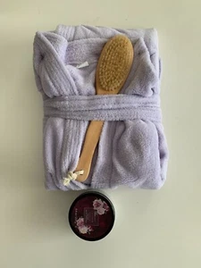 NEW! Lila Grace Sz M Short Sleeves Robe and Bath Crystal & Back Brush 3 pcs Set - Picture 1 of 10