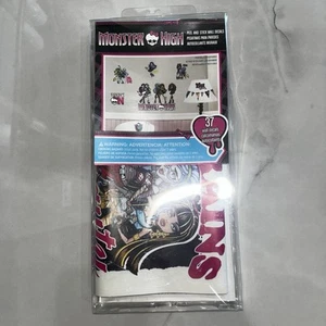 Nuevas calcomanías de pared autoadhesivas Monster High 37 pelar y pegar - Imagen 1 de 3