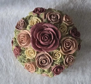 Vintage Dezine handbemalt Blumen Schmuck Schmuckschatulle Muster EUC Rosen klein  - Bild 1 von 10