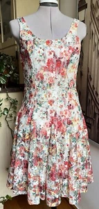 Wunderschönes Sommer Kleid Spitze Gr. S Blumen stretch - Bild 1 von 3