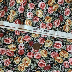 1,5 YD kleine Rose Panther Blumen Stoff Quilten Baumwolle - Bild 1 von 8
