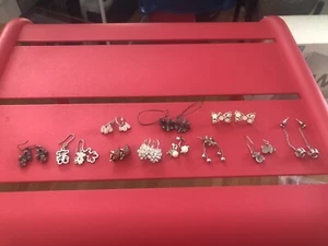 11 Stück Accessoires Ohrringe Schmuck Bear Blumen mit Crystal mit Box Wie NEU - Bild 1 von 8