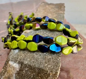 Avocado Azuro Pinched Tschechische Glasperlen 50 pro Strang Lila Perlen - Bild 1 von 7