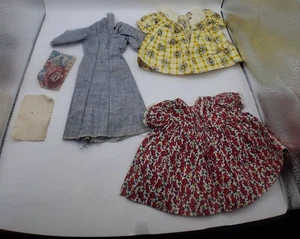 Lote de 9 piezas de ropa para muñecas antiguas - Imagen 1 de 7