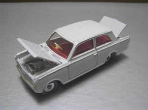 Dinky Toys 136 Vauxhall Viva made in England 1/43 scale Near Mint Condition - Picture 1 of 8