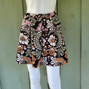 NWT H&M Floral Pleated Skirt 34 US 4 - Picture 1 of 3