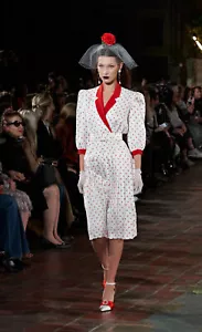 Vestido midi RODARTE Runway 2020 blanco rojo estampado de lunares envolvente seda con cinturón 12 - Imagen 1 de 7