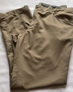 Mountain Hardwear Pants Womens Size 14/ 32 Khaki Belted Hiking Outdoors - Picture 1 of 5