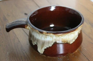 Roseville RRP Co Marrón Goteo Chili Sopa Taza Tazón Taza EE. UU. - Imagen 1 de 7