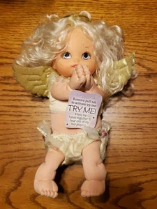 MGA 2000 Little Prayer Angels Puppe - Bild 1 von 5