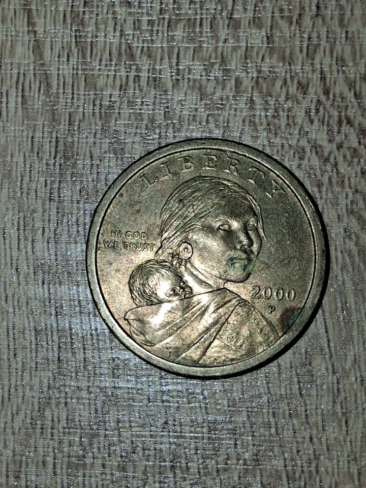 Moneda de dólar Sacagawea 2000 p águila herida Foto 1 de 4