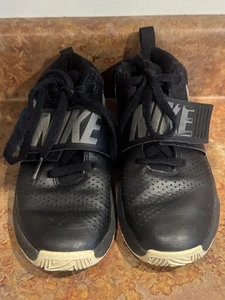Nike Basketball Team Hustle D8 Schuhe Jugend Größe 4Y Pre-loved - Bild 1 von 8