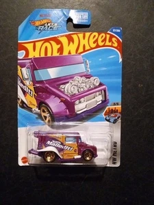 2025 HOT WHEELS SPEDITE IT Serie HW METRO 'CACCIA AL TESORO' Viola 57/250 - Foto 1 di 4