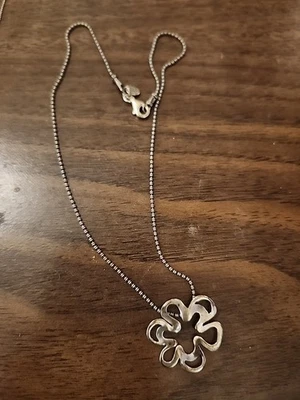 Retired Silpada Sterling Silver Openwork Stylized Flower Pendant Necklace N1347 - Image 1 of 4