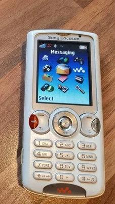 Sony Ericsson Walkman W810i - White - (02) - Mobile Phone - Image 1 of 4
