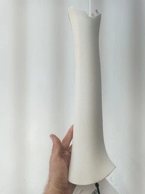 Cubierta de pilar delantero derecho pasajero Chrysler PT Cruiser 2006-2010 probada por fabricante de equipos originales  Foto 1 de 4