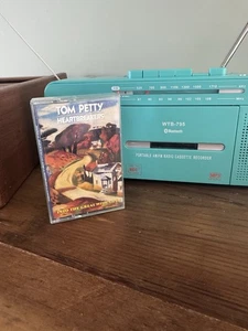 Into the Great Wide Open Tom Petty And The Heart Breakers Cassette Tape - Bild 1 von 6