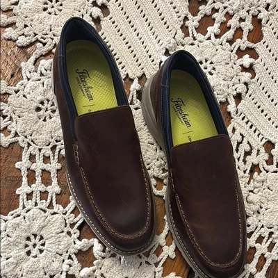 Mocasines sin cordones Florsheim de cuero marrón con costuras de mocasín Foto 1 de 4