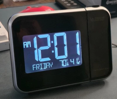 La Crosse Technology Projection Alarm Clock with Indoor Temp 616-1412 - Image 1 of 4