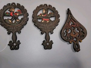 Vintage Cast Iron Trivet Set Of 2 Amish Themed 1 Wilton Excellent Condition - Picture 1 of 7