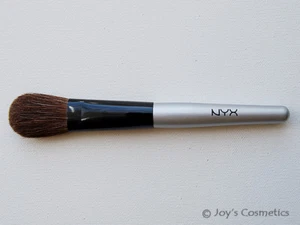 1 NYX Professional Brush "B03 - Brush For Blush" - Picture 1 of 1