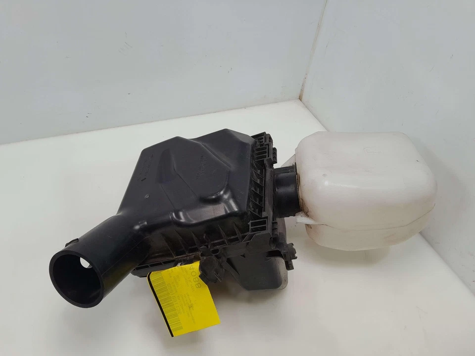 Conjunto de caja de filtro de aire motor PZEV 2014-2018 Subaru Forester 2,5 L OEM Foto 1 de 4