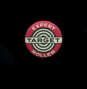 1930s Celluloid Pinback Expert Target Roller, Target Cigarettes, vg+, 7/8" - Picture 1 of 2