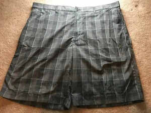 Pantalones cortos de vestir de golf a cuadros grises PGA Tour para hombre talla 40 x 10 - casi como nuevos - Imagen 1 de 11