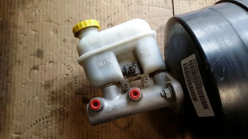 2005-2007 Dodge Dakota Power Brake Booster Pump Assembly OEM - Imagem 1 de 4