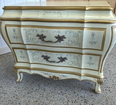 Декорированный венецианский бомбейский сундук Karges с синими цветами - Изображение 1 из 4