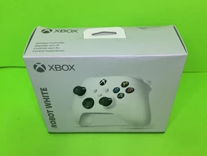 New Microsoft Xbox Series X|S Wireless Controller Robot White 1914**FREE SHIP** - Picture 1 of 3