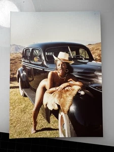 Foto PIN UP vintage de niña de los años 60 color arriesgado original desnuda #237 - Imagen 1 de 4