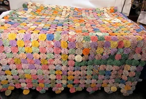 VINTAGE HANDMADE YOYO CIRCLE QUILT 86X80 (EZS000773) - Picture 1 of 10