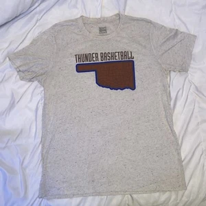 Camiseta Artículo del Juego Thunder Baloncesto Adulto Talla L Oklahoma - Imagen 1 de 8