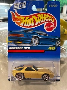 Hot Wheels 1999 Porsche 928 Gold 5DOT #1085 - NIP - Picture 1 of 1