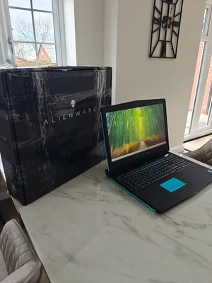 Alienware 17 R4 Gaming Laptop 17.3" 120Hz QHD,GTX 1080 ,i7 7820HQ,NVME & 1TB - Image 1 of 4