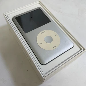 Apple iPod Classic 7th Generation 160GB Silver Music Player - Picture 1 of 6