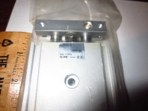 Cilindro guidato SMC CXSM20-35 nuovo - Foto 1 di 3