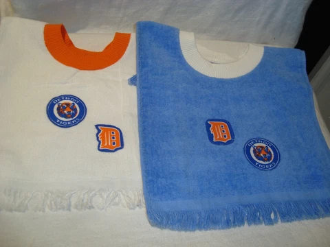 Detroit Tigers MLB Baseball Handmade/Tea Towel Children's/Baby Bib NEW Cover