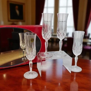 Juego de 4 copas de champán transparentes acanaladas Royal Crystal Rock RCR Italia OPERA - Imagen 1 de 9