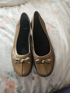 Clarks K Shoes Gold Ella Mae Court Shoes 7 - Picture 1 of 4