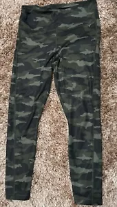 Athleta Women's Ultimate Camo Tight Dark Green Camo Size Tedium - Picture 1 of 18