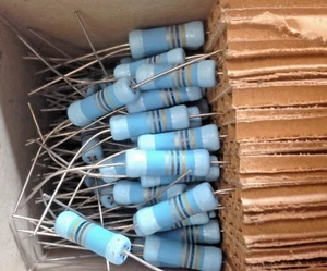 Widerstand 300 Ohm 3W (flammfest: Corning FP3) - 10ER-Pack - Bild 1 von 4