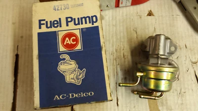 BOMBA COMBUSTIBLE MITSUBISHI CORDIA TREDIA 42730 A.C. 1983 Foto 1 de 2